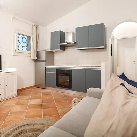 Leone Flat Viii & Private Terrace With Sea View *